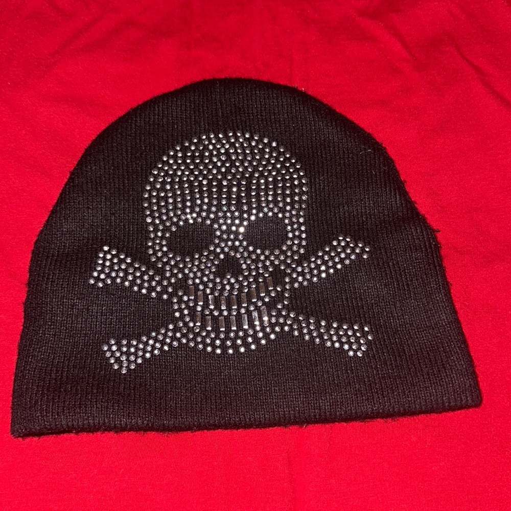 I’m selling a authentic metallic skull hat good condition good quality fashion